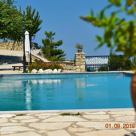 Estate Dafnopanagia Luxury Ourania * Kariá